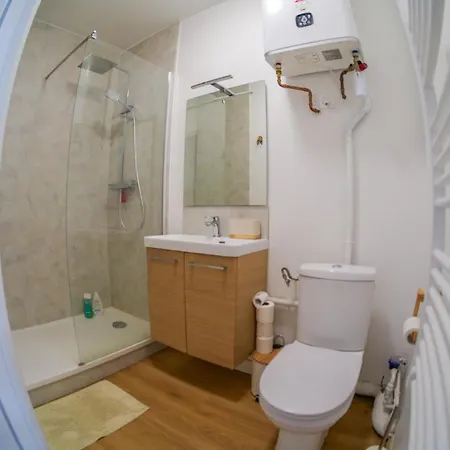 Joli Avec Terrasse - Proche Chateau - 2 Personnes 公寓