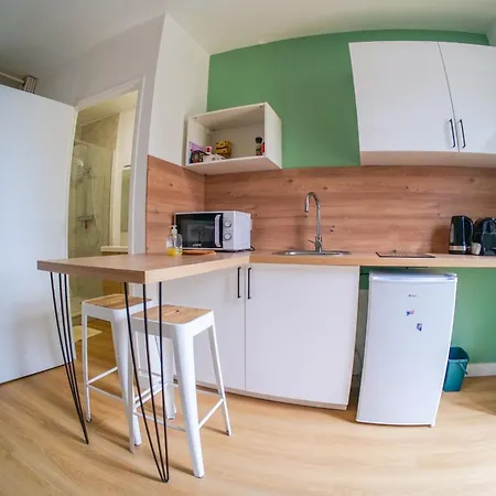 Joli Avec Terrasse - Proche Chateau - 2 Personnes דירה *