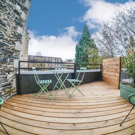 Apartment Joli Avec Terrasse - Proche Chateau - 2 Personnes *