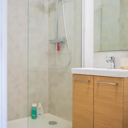 Apartment Joli Avec Terrasse - Proche Chateau - 2 Personnes Angers