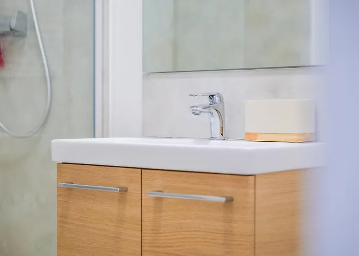 Joli Avec Terrasse - Proche Château - 2 Personnes Appartamento *