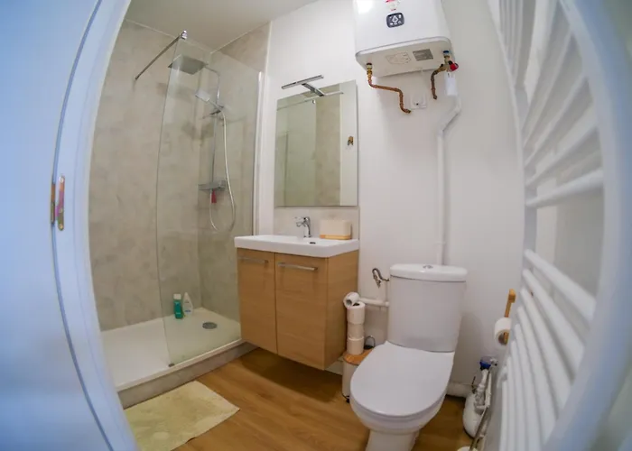 Joli Avec Terrasse - Proche Château - 2 Personnes Appartamento