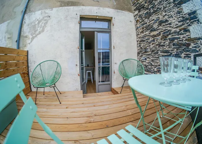 Joli Avec Terrasse - Proche Château - 2 Personnes Appartamento